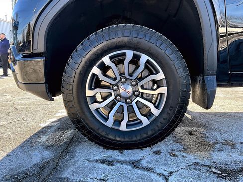 Used 2023 GMC Sierra 1500 AT4 w/ Technology Package image 7