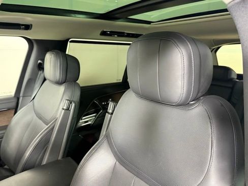 Used 2023 Land Rover Range Rover Long Wheelbase SE image 14