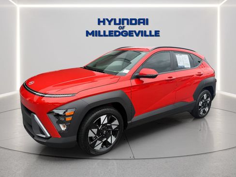 Used 2025 Hyundai Kona SEL FWD image 2