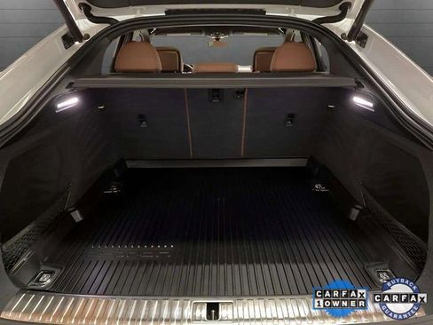 Used 2022 Audi e-tron Premium Plus w/ Premium Plus Package image 88