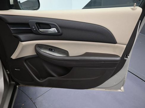 Used 2014 Chevrolet Malibu LT FWD image 16