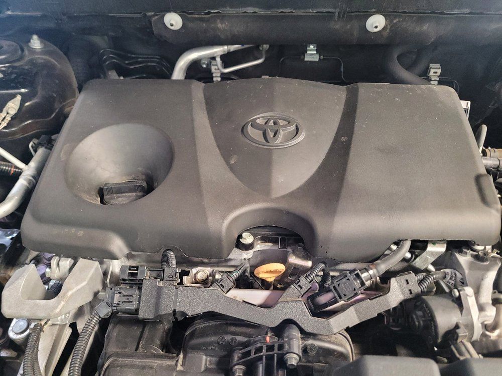 Used 2022 Toyota RAV4 XLE FWD image 30