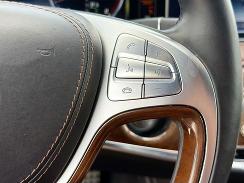 Used 2016 Mercedes-Benz S 550 Sedan image 40