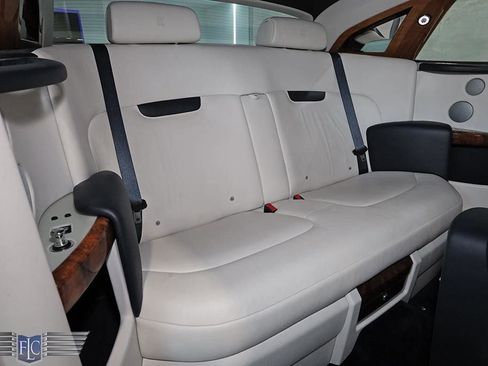 Used 2010 Rolls-Royce Phantom Coupe RWD image 22