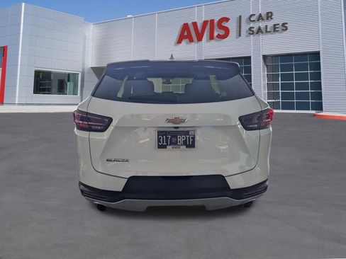Used 2025 Chevrolet Blazer LT FWD image 6