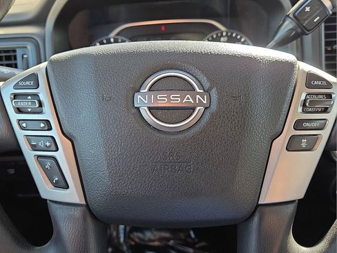 Used 2023 Nissan Titan SV image 31