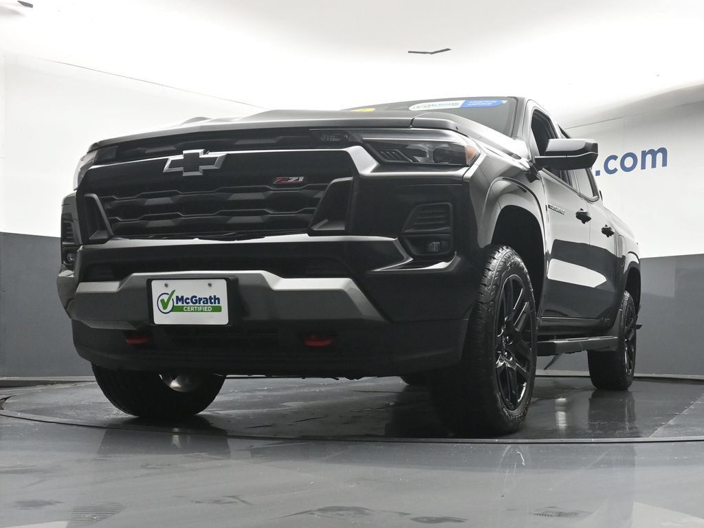 Used 2025 Chevrolet Colorado Z71 w/ Z71 Convenience Package 2 AWD/4WD image 7