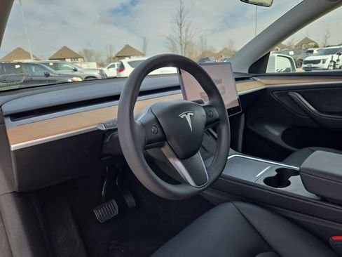 Used 2024 Tesla Model Y Long Range image 2