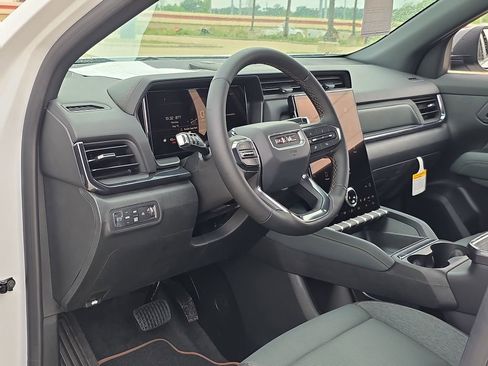 New 2026 GMC Terrain AT4 w/ Convenience Package III image 13