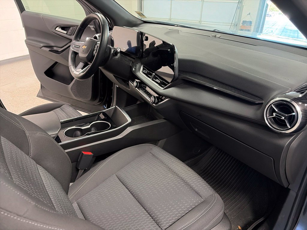 Used 2025 Chevrolet Equinox LT FWD image 5