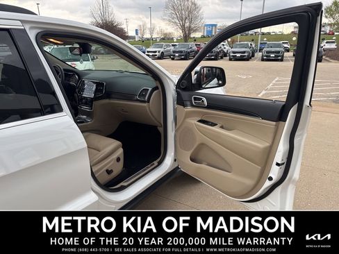 Used 2019 Jeep Grand Cherokee Limited w/ Luxury Group II AWD/4WD image 39