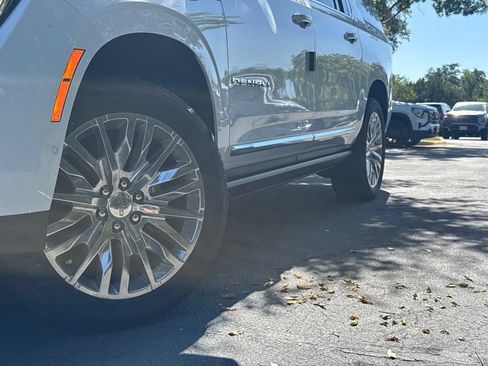 New 2026 GMC Yukon XL Denali w/ Sun & Power Step Package AWD/4WD image 2