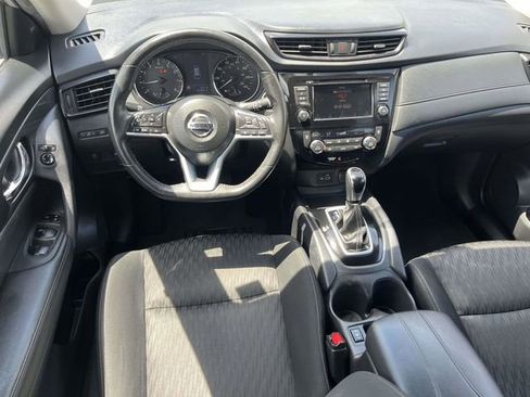 Used 2018 Nissan Rogue SV FWD image 9