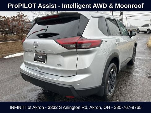 Used 2025 Nissan Rogue SV w/ SV Premium Package image 12