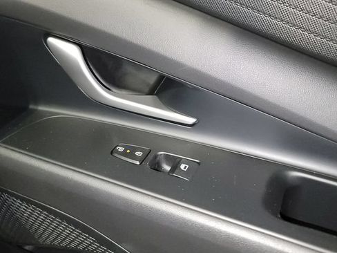 Used 2024 Hyundai Elantra SE FWD image 16