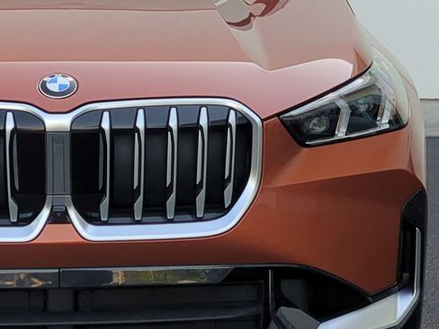 Certified 2025 BMW X1 xDrive28i AWD/4WD image 6