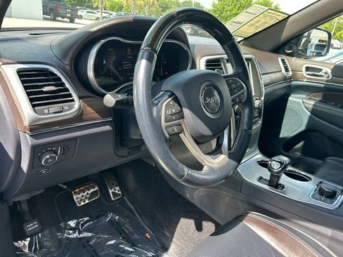 Used 2015 Jeep Grand Cherokee Overland w/ Advanced Technology Group AWD/4WD image 22