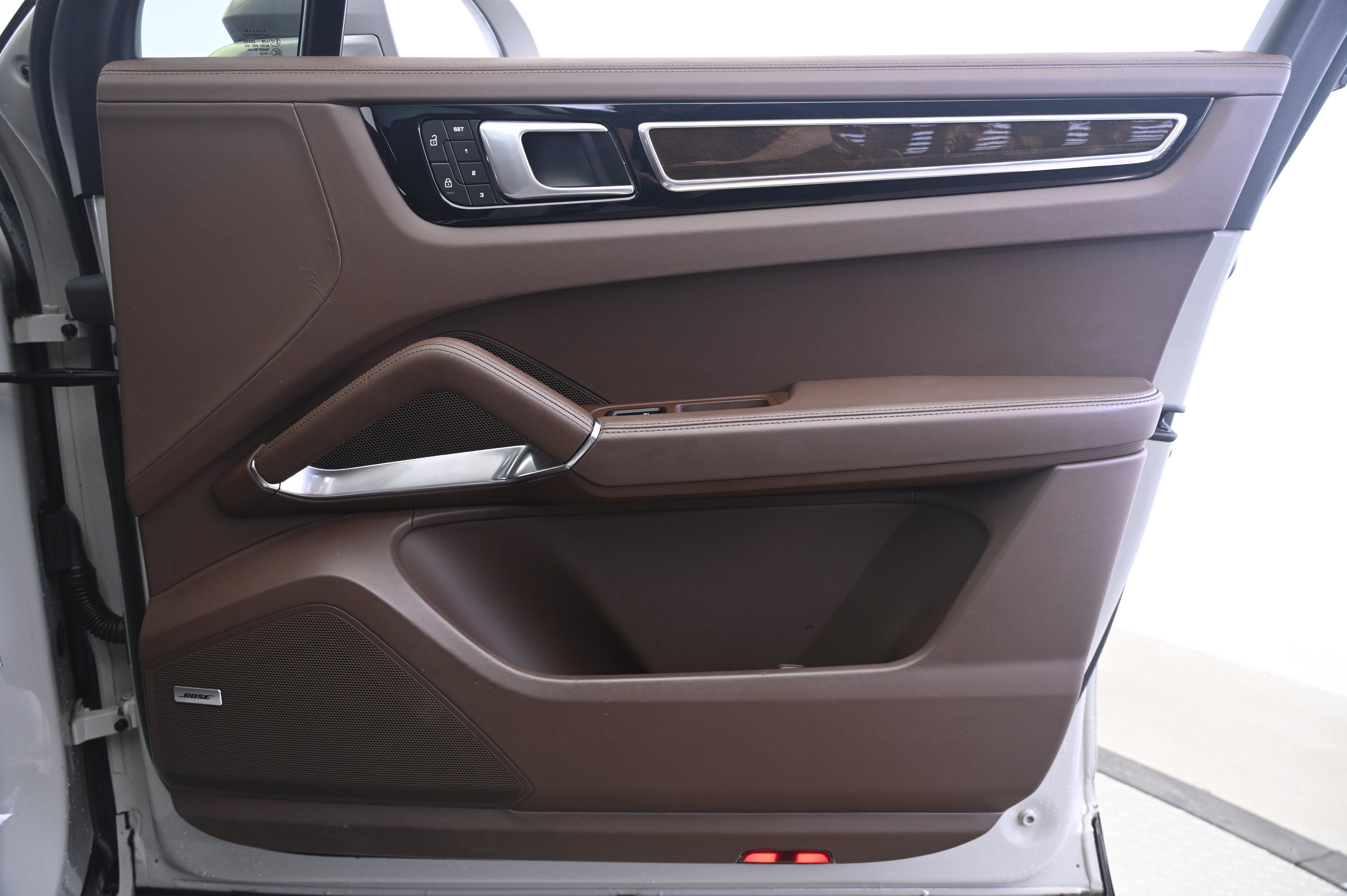 Certified 2023 Porsche Cayenne Turbo AWD/4WD image 20