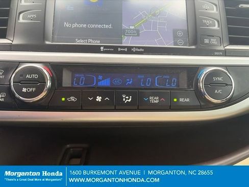 Used 2018 Toyota Highlander XLE FWD image 23
