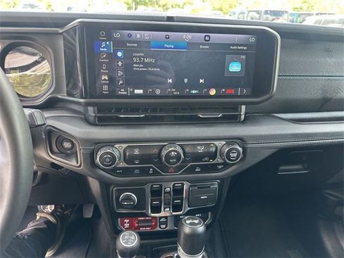 Used 2024 Jeep Wrangler Unlimited Rubicon 4xe image 19