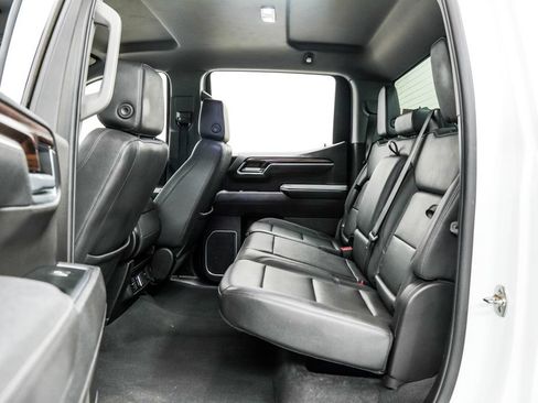 Used 2025 GMC Sierra 1500 SLT AWD/4WD image 18