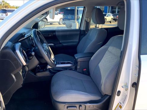 Used 2022 Toyota Tacoma SR5 image 7