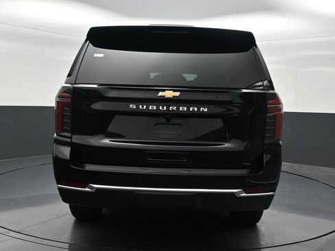 Used 2026 Chevrolet Suburban LS RWD image 4