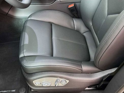 New 2025 Porsche Macan image 15