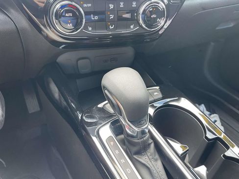 Used 2025 Chevrolet Trax ACTIV w/ Driver Confidence Package FWD image 30