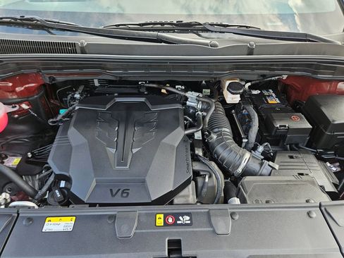 Used 2025 Kia Carnival image 23