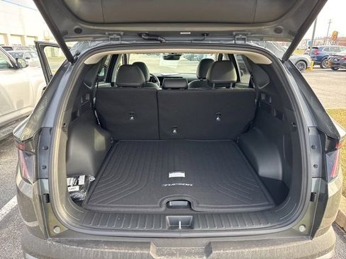Used 2025 Hyundai Tucson Limited image 11