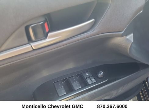 Used 2025 Toyota Camry LE FWD image 13