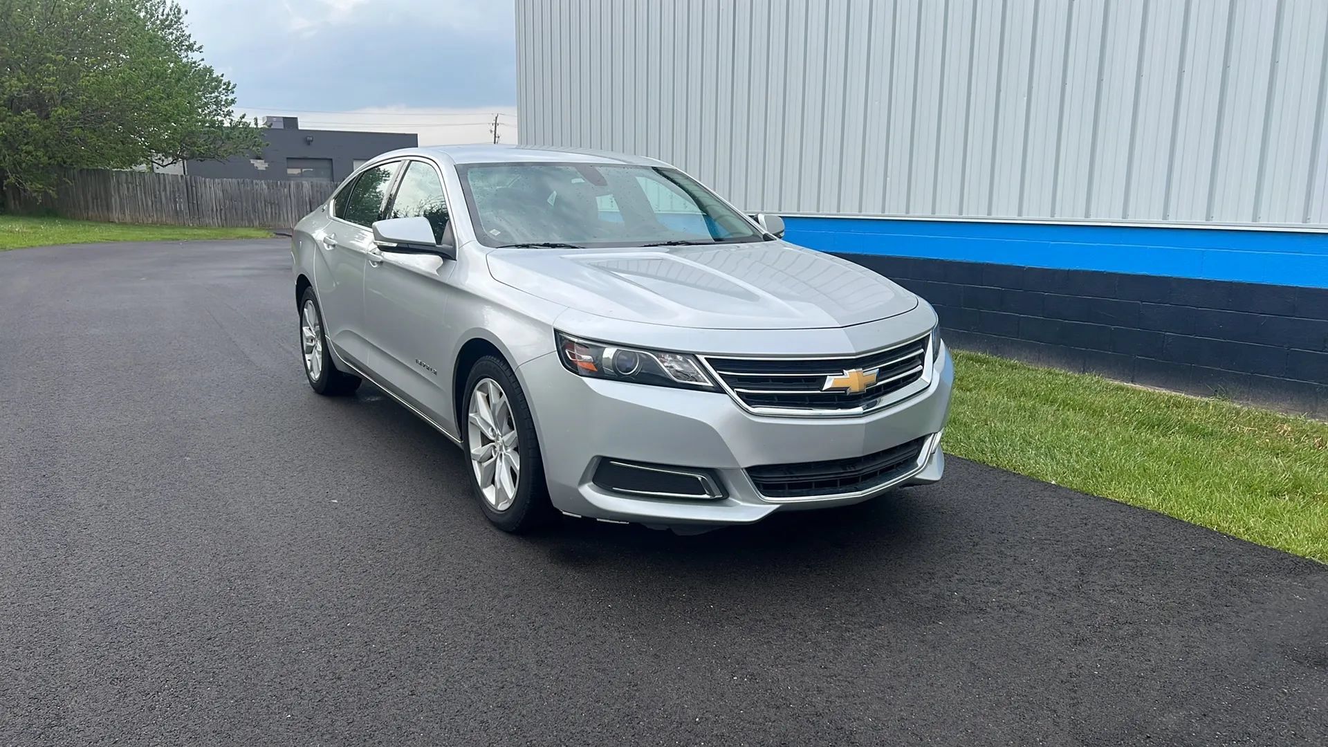 Used 2016 Chevrolet Impala LT w/ Convenience Package FWD image 3
