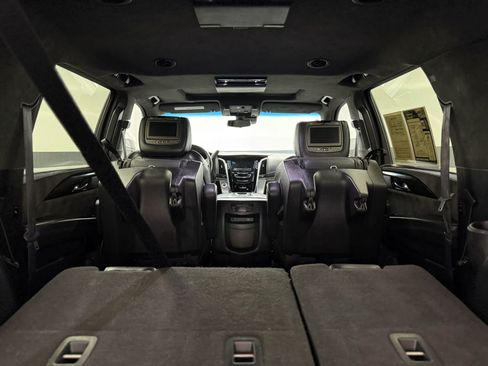Used 2018 Cadillac Escalade ESV Platinum image 38