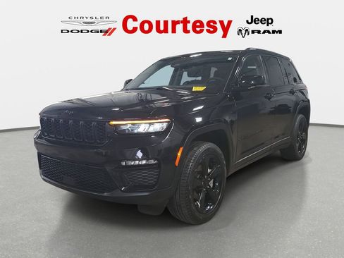 Certified 2023 Jeep Grand Cherokee Limited w/ Black Appearance Package image 7