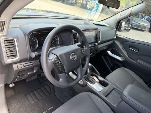 Used 2024 Nissan Frontier SV w/ Tow Package image 12