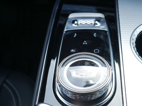 Certified 2024 Cadillac Lyriq Tech w/ Driver Assist Package image 19