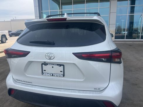 Used 2025 Toyota Highlander XLE image 15