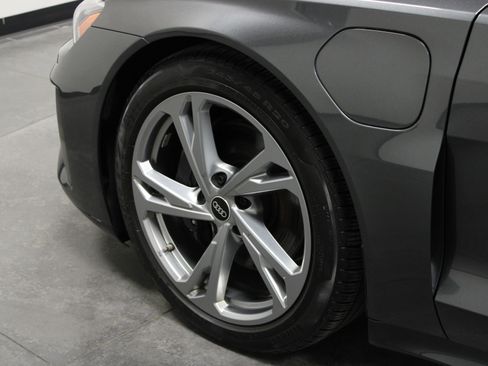 Used 2023 Audi e-tron GT Premium Plus image 10