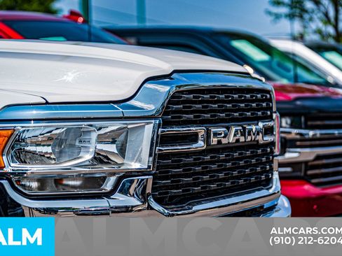 Used 2024 Nissan Rogue SV image 56