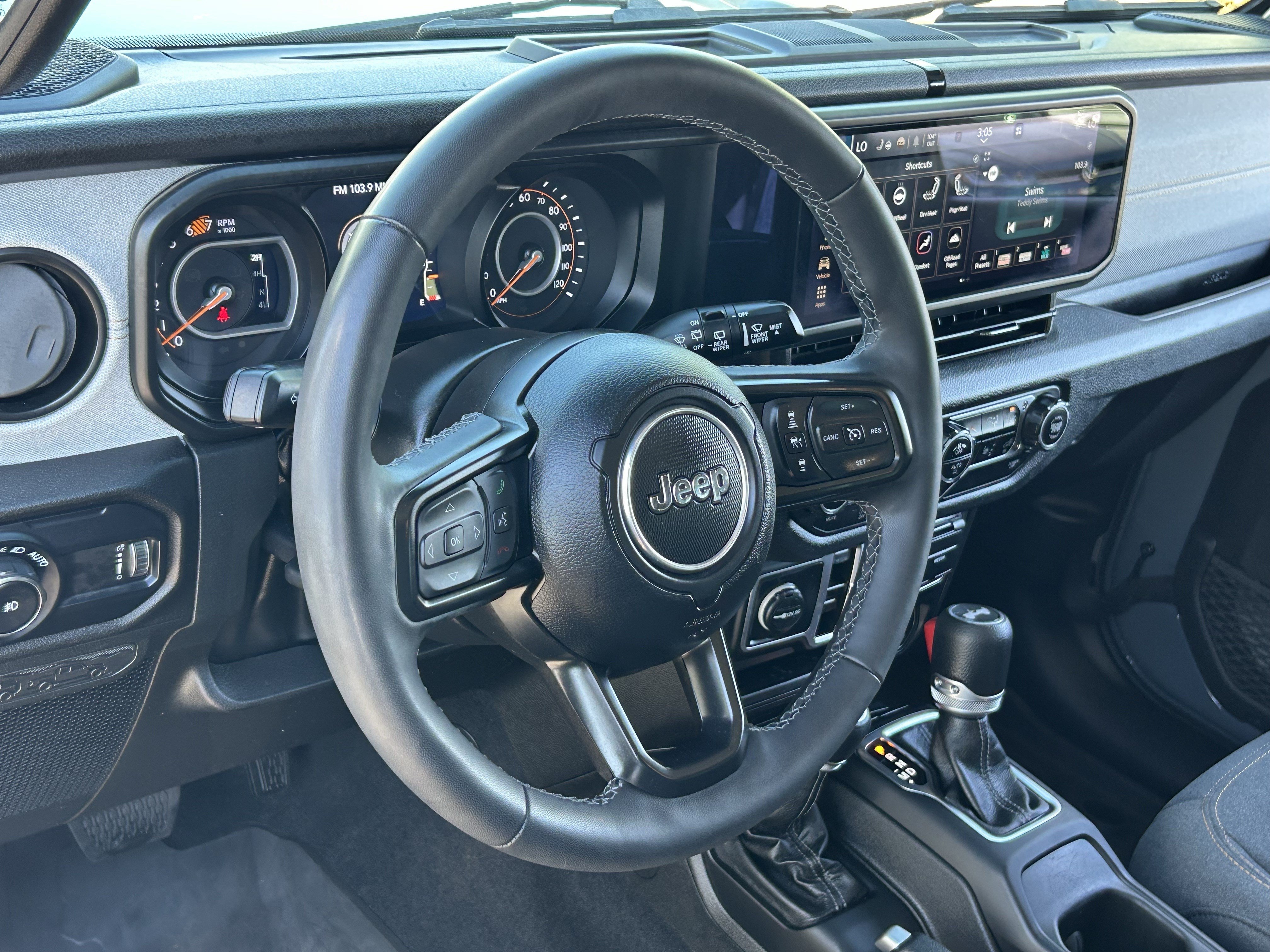 Used 2025 Jeep Wrangler Unlimited Sport AWD/4WD image 27