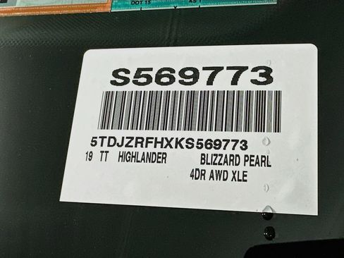 Used 2019 Toyota Highlander XLE AWD/4WD image 8