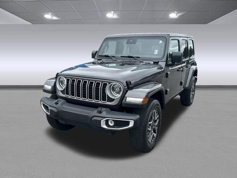 Used 2025 Jeep Wrangler Unlimited Sahara AWD/4WD image 7