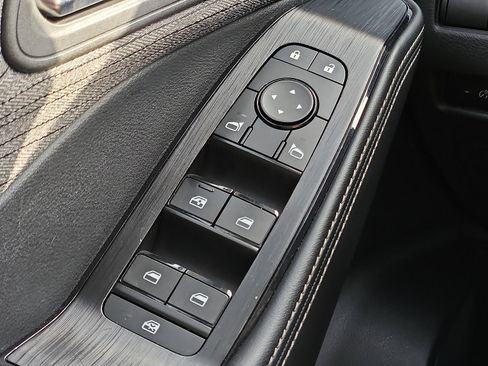 Certified 2023 Nissan Rogue SV image 24