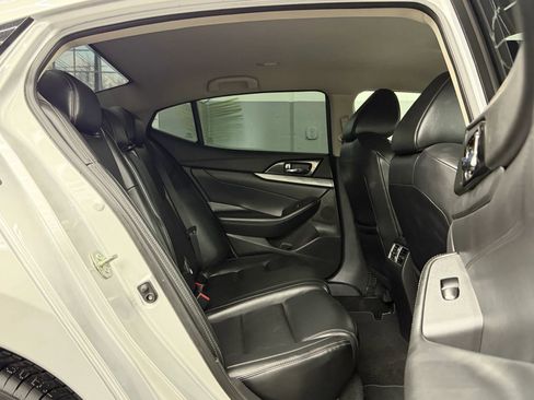 Used 2018 Nissan Maxima 3.5 SV image 12