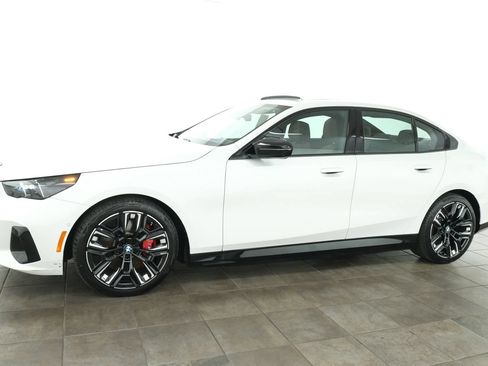 Used 2025 BMW i5 M60 w/ Premium Package AWD/4WD image 2