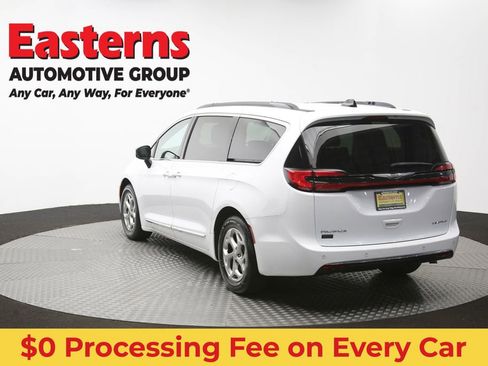 Used 2023 Chrysler Pacifica Limited FWD image 68