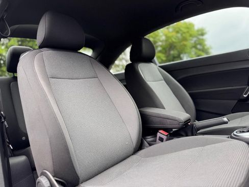 Used 2018 Volkswagen Beetle 2.0T S FWD image 26