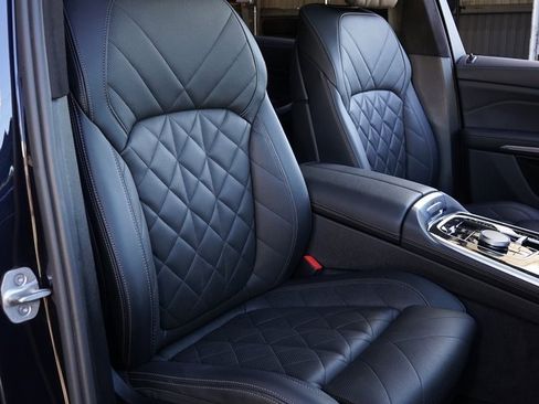 Used 2024 BMW X7 xDrive40i w/ M Sport Package image 10