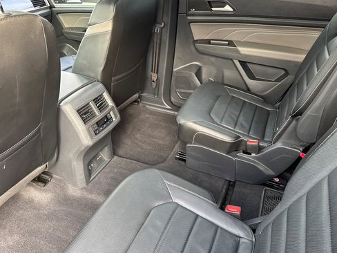 Used 2023 Volkswagen Atlas SEL Premium image 12